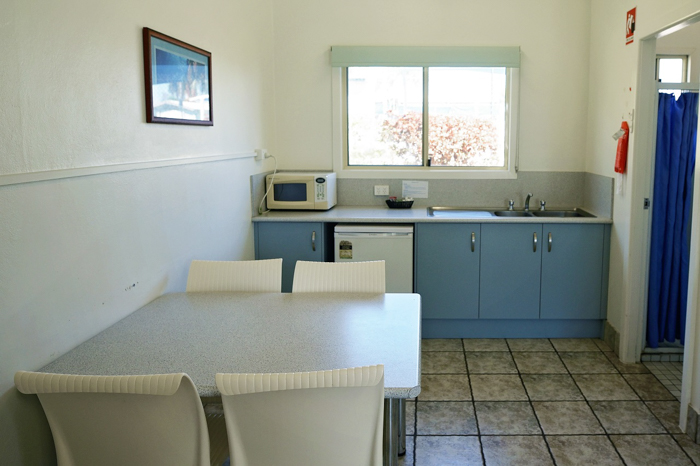 Cabins - Interior - kitchenette